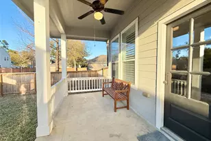 98 W Montfair Blvd, The Woodlands, TX 77382 - Photo 33