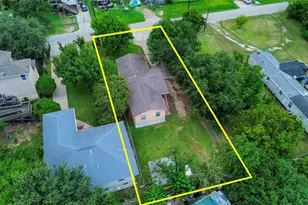 4717 Heron St, Hitchcock, TX 77563 - Photo 1