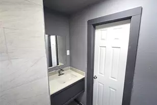 9010 Linda Vista Rd, Houston, TX 77078 - Photo 9