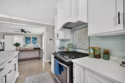 9006 Silver Spring Lane, Houston, TX 77025 - Photo 23