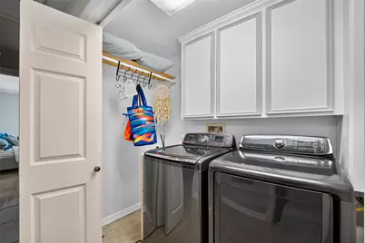 9006 Silver Spring Lane, Houston, TX 77025 - Photo 25