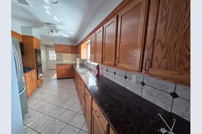 305 W Castle Harbour Drive, Friendswood, TX 77546 - Photo 5