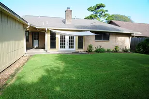 305 W Castle Harbour Dr, Friendswood, TX 77546 - Photo 15