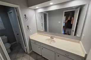 305 W Castle Harbour Dr, Friendswood, TX 77546 - Photo 13