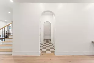 203 E 24th St, Houston, TX 77008 - Photo 25