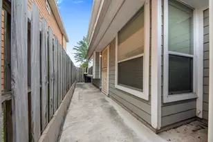 7138 Sun Village Dr, Houston, TX 77083 - Photo 25