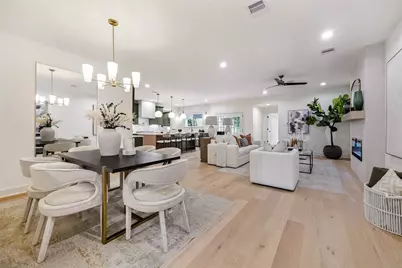 10422 Timberoak Drive, Houston, TX 77043 - Photo 23
