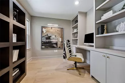 10422 Timberoak Drive, Houston, TX 77043 - Photo 17