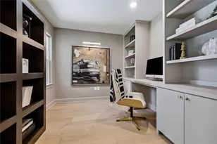 10422 Timberoak Dr, Houston, TX 77043 - Photo 17