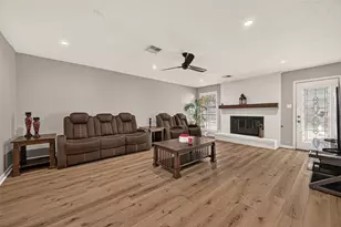 5727 Green Springs Dr, Houston, TX 77066 - Photo 7