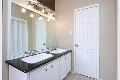7827 Whispering Wood Lane, Houston, TX 77086 - Photo 9