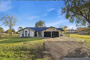2414 Loch Lomond St, Highlands, TX 77562 - Photo 1