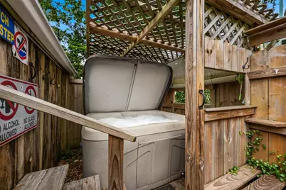 1312 Avenue L, Galveston, TX 77550 - Photo 31