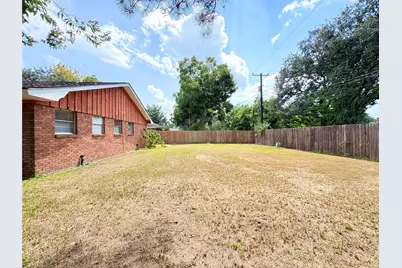 1702 Baylor Avenue, Bay City, TX 77414 - Photo 19