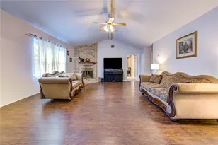 1403 Packsaddle Ln, Baytown, TX 77521 - Photo 3