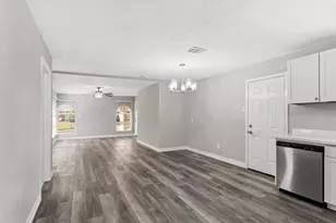 6431 Harcourt Dr, Houston, TX 77016 - Photo 9
