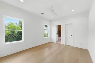 8553 Forum Dr, Houston, TX 77055 - Photo 19
