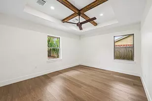 9522 Winsome Ln, Houston, TX 77063 - Photo 15