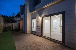 2668 Bering Dr, Houston, TX 77057 - Photo 3