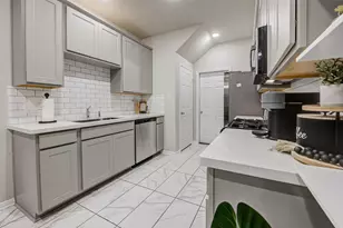522 N 6th St, La Porte, TX 77571 - Photo 9
