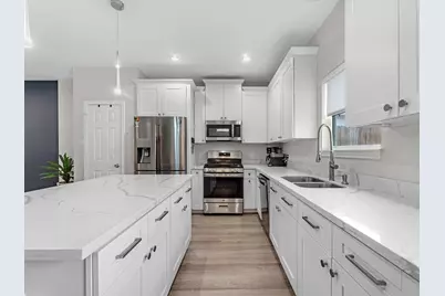 8407 James Franklin Street, Houston, TX 77088 - Photo 9