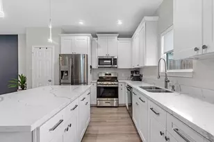 8407 James Franklin St, Houston, TX 77088 - Photo 9