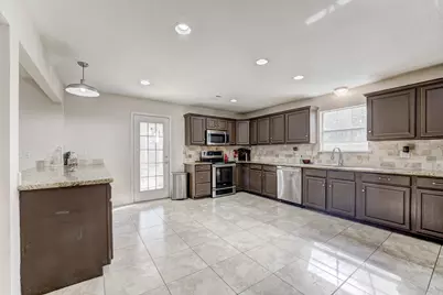 16926 Blackhawk Boulevard, Friendswood, TX 77546 - Photo 17