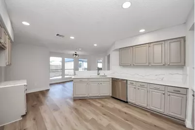 1114 N Nottingham Drive, League City, TX 77573 - Photo 11