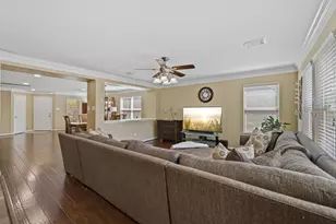6615 Green Pear Ln, Houston, TX 77049 - Photo 15