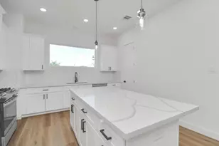 3036 Live Oak St, Houston, TX 77004 - Photo 17