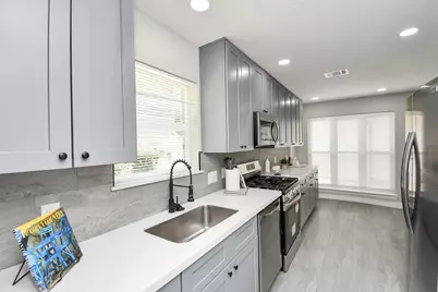 9726 Springmont Drive, Houston, TX 77080 - Photo 21