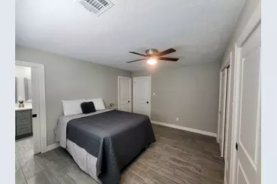 9726 Springmont Drive, Houston, TX 77080 - Photo 27