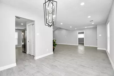 9726 Springmont Drive, Houston, TX 77080 - Photo 11