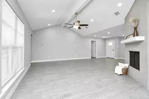 9726 Springmont Dr, Houston, TX 77080 - Photo 23