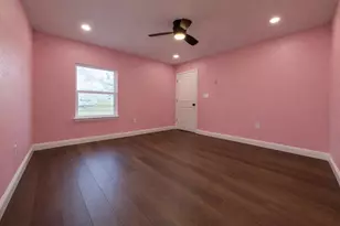 606 E Ahldag Ave, Wharton, TX 77488 - Photo 19