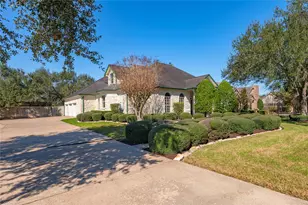 204 Leisure Ln, Friendswood, TX 77546 - Photo 5