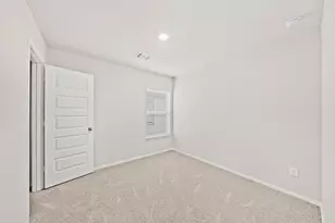 10726 Lavender Cotton Ln, Houston, TX 77016 - Photo 15