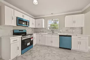 1102 Belaya Ln, Houston, TX 77090 - Photo 11
