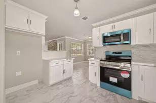 1102 Belaya Ln, Houston, TX 77090 - Photo 9