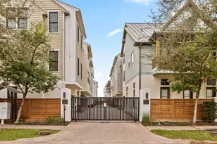 3277 Maxroy St, Houston, TX 77008 - Photo 27