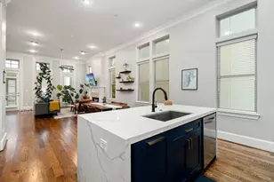 3277 Maxroy St, Houston, TX 77008 - Photo 9