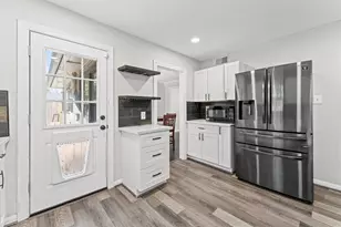 921 22nd Ave N, Texas City, TX 77590 - Photo 9