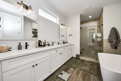 3905 Pinemont Drive #E, Houston, TX 77018 - Photo 29