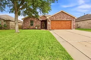 379 Henry St, Alvin, TX 77511 - Photo 1
