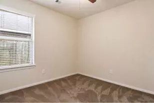 379 Henry St, Alvin, TX 77511 - Photo 9