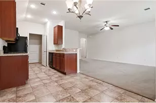379 Henry St, Alvin, TX 77511 - Photo 3
