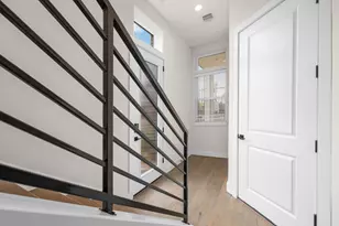 326 Eastwood St, Houston, TX 77011 - Photo 9