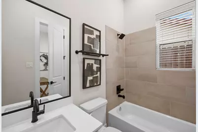 326 Eastwood Street, Houston, TX 77011 - Photo 11