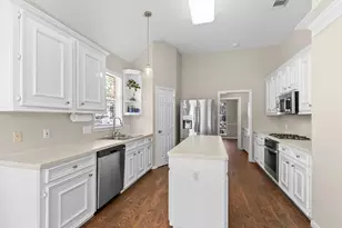 712 Forest Ln Dr, Conroe, TX 77302 - Photo 11