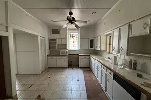 330 N Monroe St, La Grange, TX 78945 - Photo 5